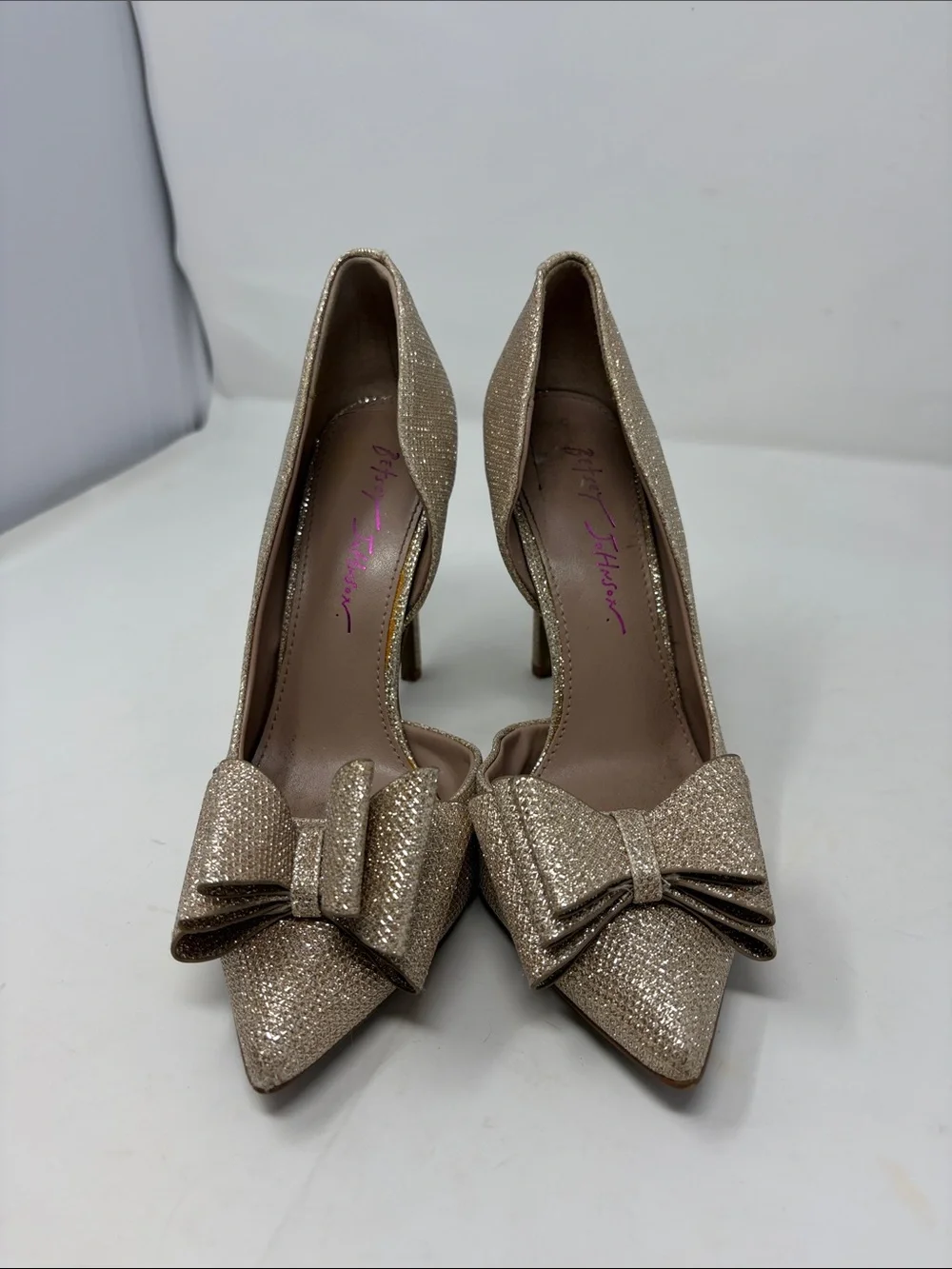 Betsey Johnson Champagne Glitter Bow Pointed-Toe Heeled Pumps Size 7